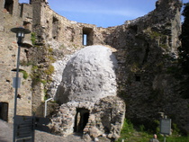 Piispanlinnan muurit