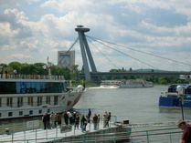 Tonava ja uuden sillan torni