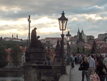 Kaarlensilta patsaineen
