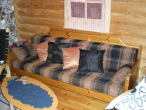 Olohuoneen uudistettu sohva